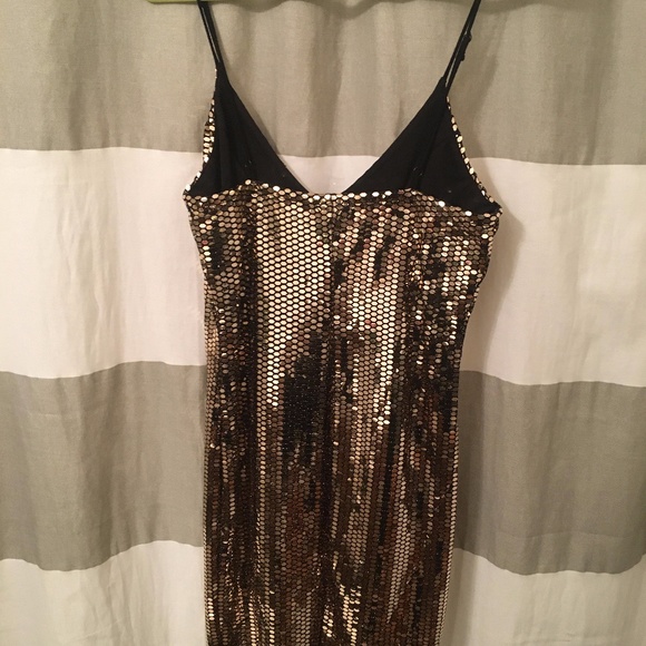 Gold And Black Sequins Dress - Picture 3 of 3